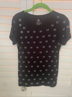 I Believe Women's Black Short-Sleeve Top with Rhinestone Bow Pattern NWOT